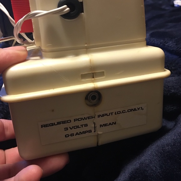 Singer Lockstitch Sewing Machine - Picture 2 of 5